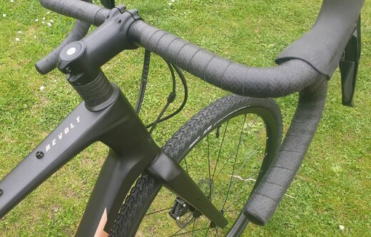Giant 22 Revolt Advanced 3 Black 07.jpg