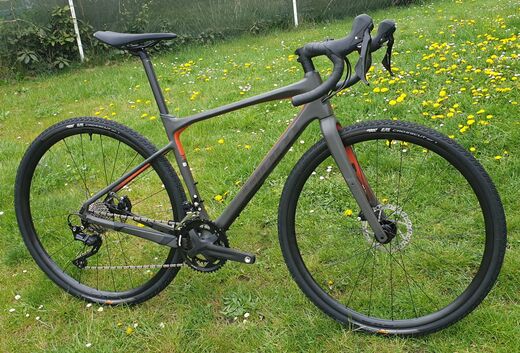 Giant Revolt Advanced 3 black 2.jpg