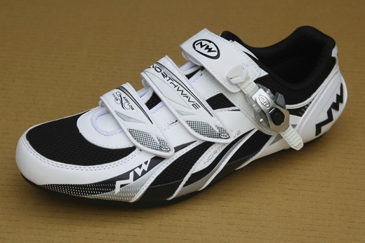 Northwave Fighter white silver 1.JPG