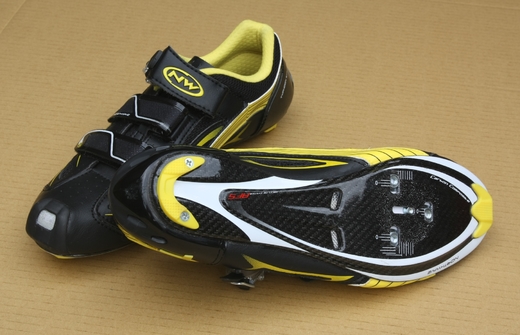 Northwave Typhoon EVO SBS black yellow 2.JPG