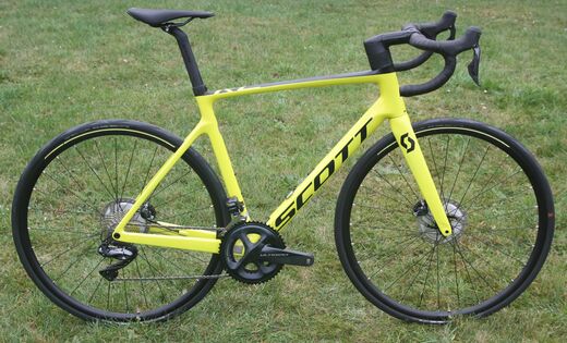 Scott 20 Addict RC 30 Y Di2 01.JPG