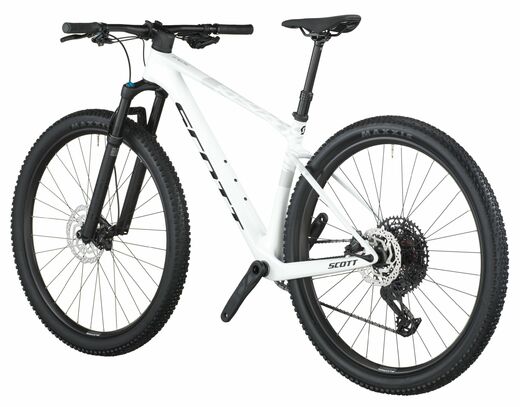 Scott 26 Scale 910 White 3.jpg