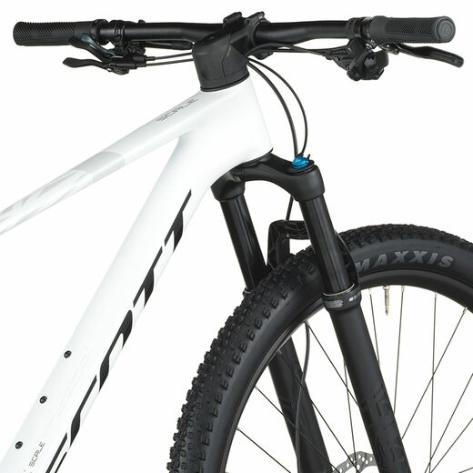 Scott 26 Scale 910 White 6.jpg